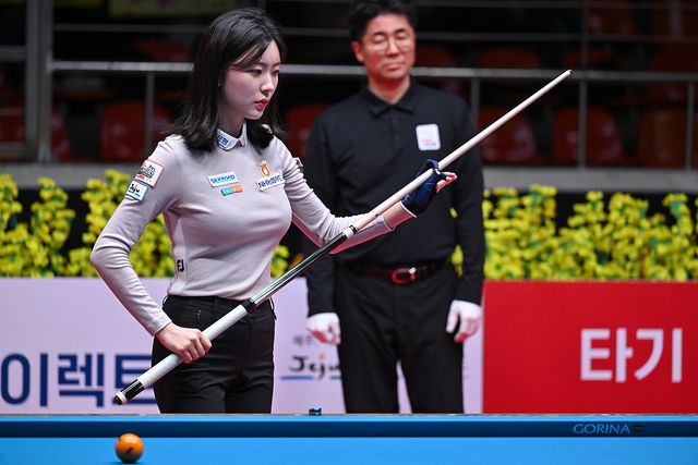 정수빈(NH농협카드)은 스롱이 김민영에게 2-1로 승리를 거두면서 최소 2위 자리를 확보해 첫 월드챔피언십에서 16강 진출에 성공했다.&nbsp;