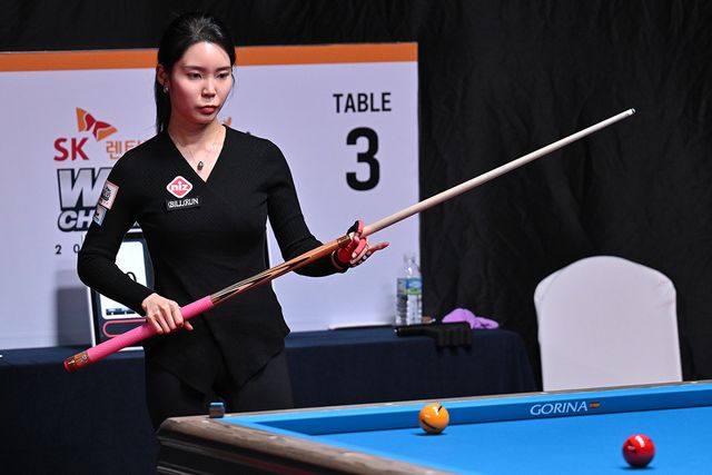 이우경은 2년 전 월드챔피언십 조별리그에서 임정숙에게 1-2로 한 차례 패했다. 당시 두 선수가 2승 1패 동률이 됐는데, 애버리지에서 밀린 이우경이 3위로 탈락했고 임정숙은 본선에 올라 개인 최고 성적인 4강을 달성했다.&nbsp;