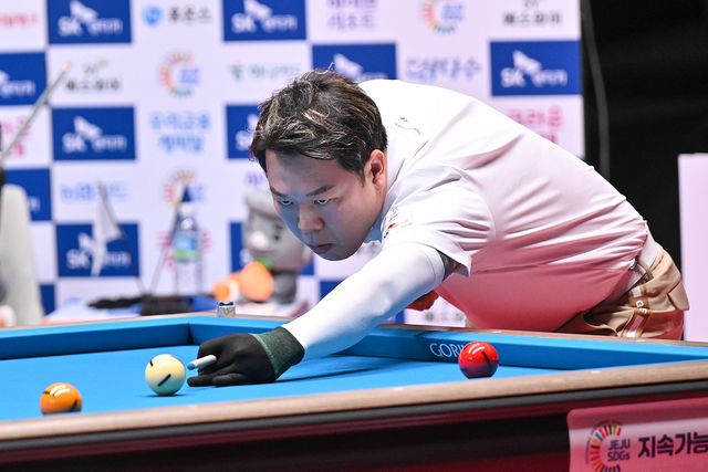 강동궁(SK렌터카)이 PBA 월드챔피언십 조별리그 마지막 경기에서 부라크 하샤시(하이원리조트)를 3-1로 꺾고 16강에 진출했다. 사진=PBA 제공