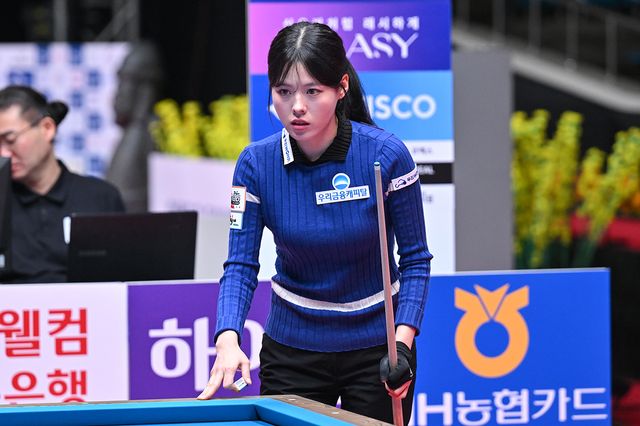 LPBA 월드챔피언십 B조는 4명 모두 1승 1패가 되면서 마지막 날 경기에서 승리하는 두 명의 선수가 16강에 올라간다. 사진은 우승 후보 김세연(휴온스)을 꺾고 1승 1패가 된 서한솔(우리금융캐피탈).&nbsp; 사진=PBA 제공