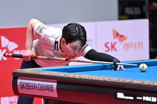 4명 모두 1승 1패로 마지막 경기에서 일 대 일 승부를 벌인 B조에서 김세연(휴온스)과 히다 오리에(SK렌터카)가 살아남아 16강에 진출했다.&nbsp; 사진=PBA 제공&nbsp;