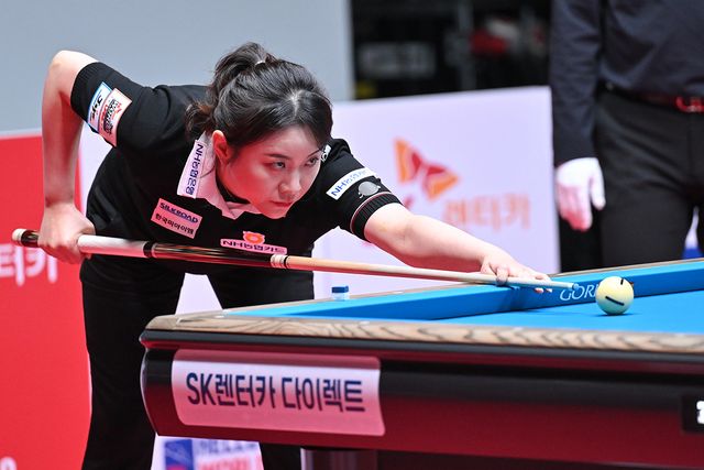 김민아는 2승 1패와 세트득실 +3으로 H조 1위를 차지했다.