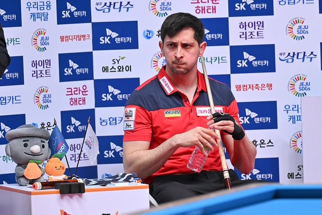 첫 경기에서 박기호에게 2-3으로 져 16강행 적신호가 켜졌던 마르티네스는 3차전을 최성원에게 1-3으로 패하며 16강 진출에 실패했다.&nbsp;