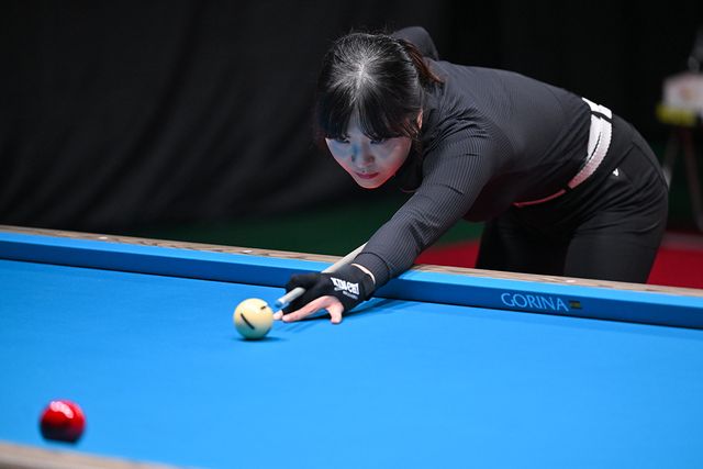 김상아는 애버리지 1.700을 기록하며 임경진을 3-1로 누르고 사상 첫 월드챔피언십 8강에 올라왔다.