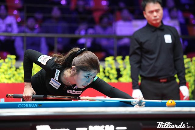 김가영은 결승전 초반에 승부를 끌려가며 세트스코어 1-2로 위기를 맞았다.