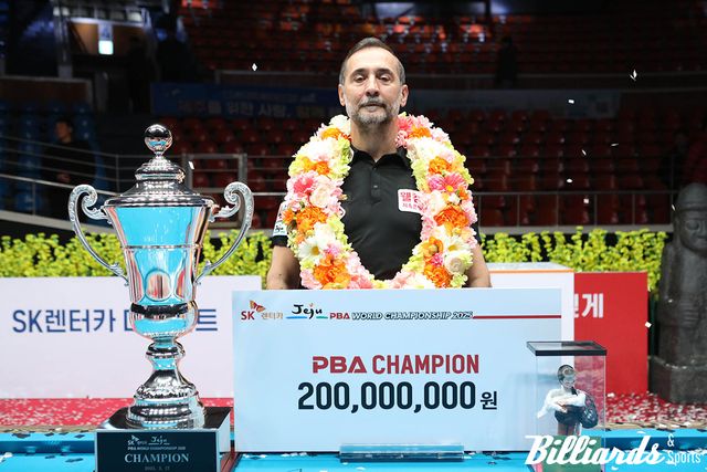 세미 사이그너(웰컴저축은행)는 'SK렌터카 제주특별자치도 PBA 월드챔피언십'에서 우승을 차지하며 우승 상금 2억과 랭킹 포인트 20만 점을 손에 넣었다.&nbsp;