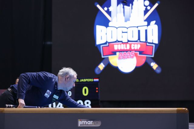 '세계랭킹 1위' 딕 야스퍼스(네덜란드)가 보고타 3쿠션 당구월드컵' 준결승전에서 지난해 세계선수권 준결승에서 패했던 쩐타인룩(베트남)에게 져 결승 진출에 실패했다.&nbsp; 사진=SOOP 제공
