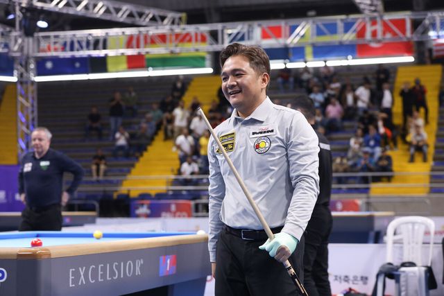 야스퍼스를 꺾고 기뻐하는 쩐타인룩.