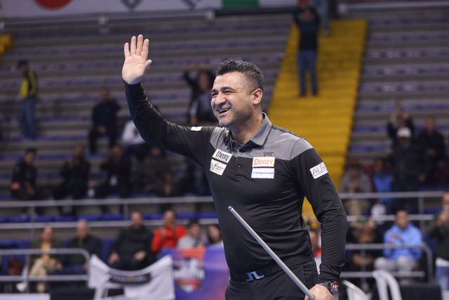 16강에서 한국의 김준태(경북체육회)를 끝내기 12점타로 꺾은 톨가한 키라즈(튀르키예)는 8강에서 베트남의 타이홍찌엠을 50:49로 누르며 당구월드컵에서 세 번째 준결승에 진출했다.