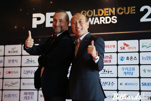 동년배 구단주와 구단 선수. 왼쪽부터 세미 사이그너와 김대웅 웰컴저축은행 웰컴피닉스 구단주. 사진=이용휘 기자