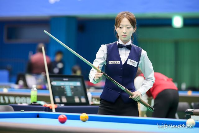 캐롬 3쿠션 여자 일반부 8강에 진출한 최봄이(김포체육회).