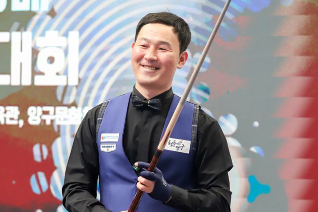 첫 우승 타이틀을 차지한 최완영(광주). 사진=대한당구연맹(KBF) 제공