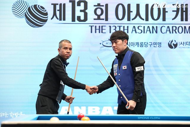 준결승에서 쩐뀌엣찌엔을 꺾고 악수를 나누는 김준태.