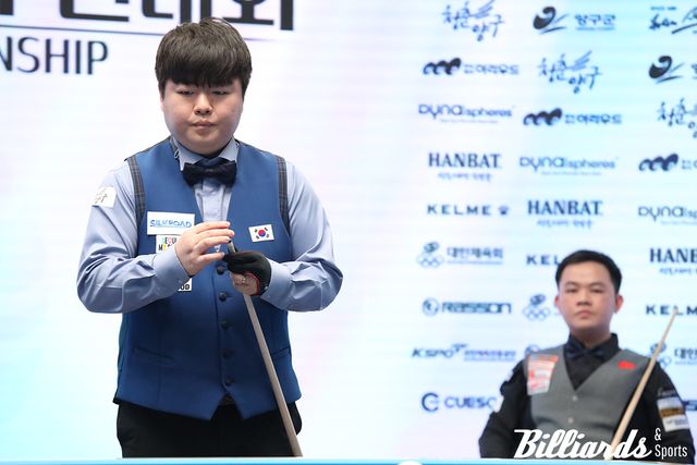 8강에서 '전 세계 챔피언' 바오프엉빈과 대결을 벌인 '현 세계 챔피언' 조명우. 조명우는 이 경기에서 20점 차 열세를 뒤집고 역전승을 거뒀다.&nbsp;