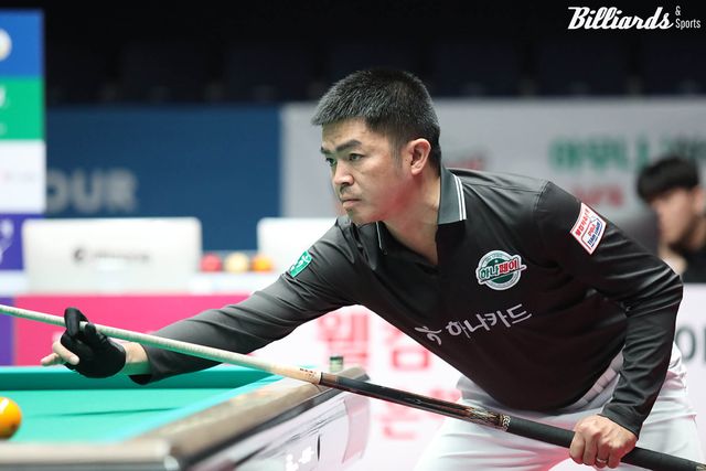 이번 월드챔피언십 조별리그 첫 경기에서 사파타에게 도전하는 베트남의 응우옌꾸옥응우옌(하나카드).