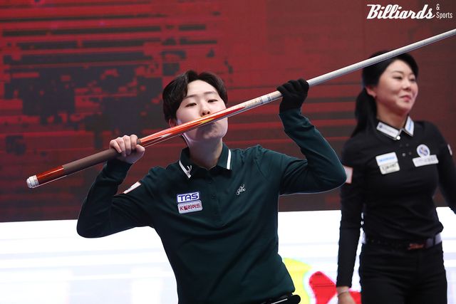 월드챔피언 첫 대회 20-21시즌 결승전에서 김가영을 꺾고 우승상금 1억원을 획득한 김세연은 22-23시즌 조별리그에서도 김가영에게 승리해 월드챔피언십에서 2전 전승을 거둔 바 있다.