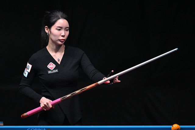 한지은과 조별리그 첫 경기 중인 이우경.