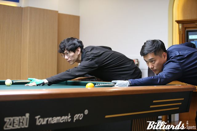 최종 4강 결선에서 뱅킹을 하고 있는 김유환과 차명종.