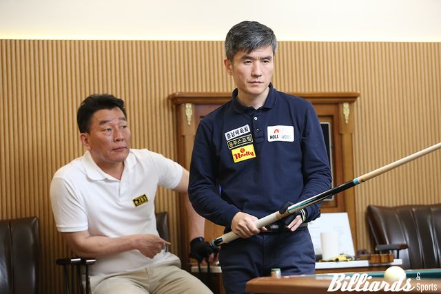 최종 결선에서 김광현과 대결 중인 강자인.