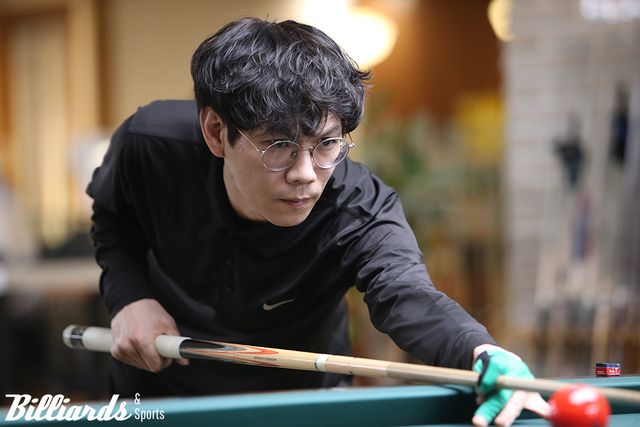 무명의 김유환도 당구 월드컵 도전 기회를 노렸으나 최종 라운드에서 차명종에게 발목을 잡히고 말았다.