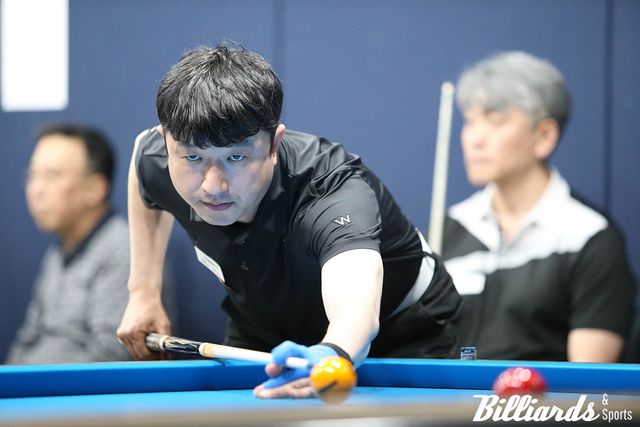 1라운드 마지막 대결에서 하이런 12점을 치며 애버리지 2.059를 기록한 정찬국.