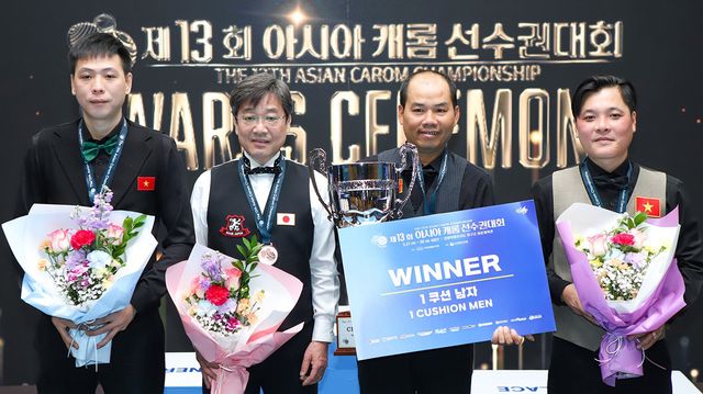 베트남이 이번 아시아캐롬선수권대회 1쿠션 부문 4강을 싹쓸이하며 '1쿠션 강국'의 자리를 되찾았다. 왼쪽부터 공동3위 레꾸옥빈꽝, 모리 요이치로, 우승 호호앙헝, 준우승 보푸옥탄.&nbsp; 사진=대한당구연맹 제공