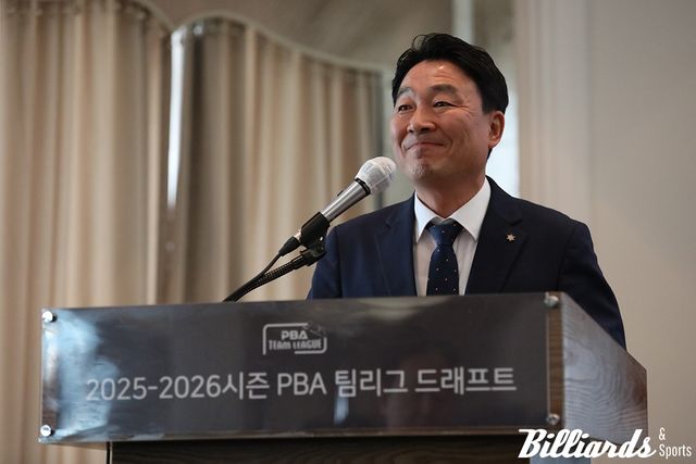 임경진과 김다희를 지명한 하이원리조트의 안기태 단장