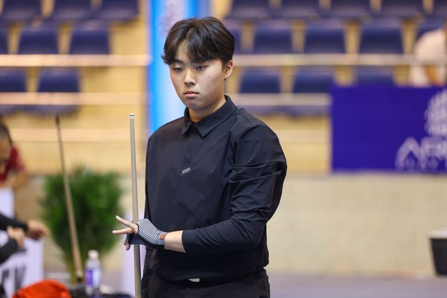 양승모(16)는 첫 경기에서 '3쿠션 세계챔피언' 출신 우메다 류지(일본)에게 1점 차의 분패를 당해 아쉽게 L조 2위로 탈락했다.