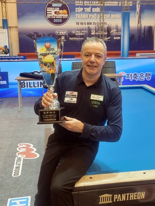 '3쿠션 세계랭킹 1위' 딕 야스퍼스(네덜란드)가 25일 베트남에서 열린 '호찌민 3쿠션 당구월드컵' 결승전에서 허정한(경남)을 꺾고 통산 32번째 우승을 차지했다.&nbsp; 사진=SOOP, 야스퍼스 제공&nbsp;