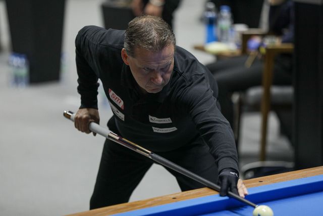 김행직은 첫 경기에서 최고 적수인 에디 멕스(벨기에)와 40:40 무승부를 기록했다. 멕스는 2위로 조별리그를 통과했다.&nbsp;