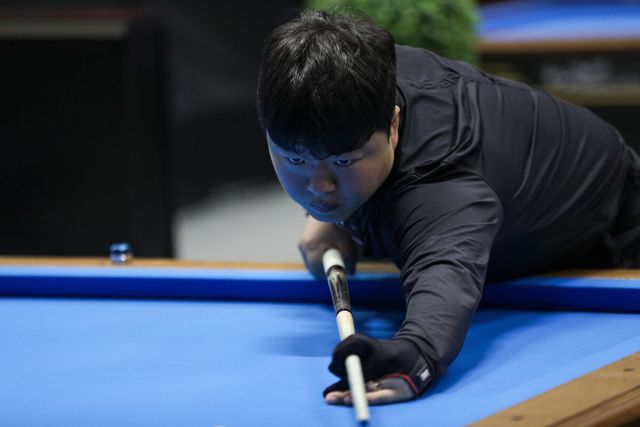 한국의 조명우(실크로드시앤티-서울시청)가 13일 열린 앙카라 3쿠션 당구월드컵 32강 조별리그를 종합순위 1위로 통과했다.&nbsp; 사진=SOOP 제공