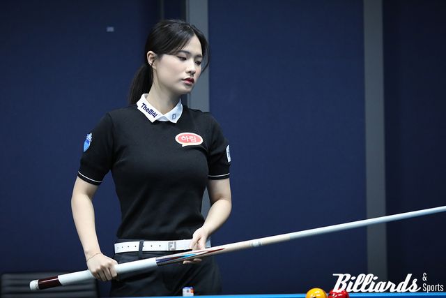 프로당구 데뷔전에 나선 박정현이 경기에 앞서 연습구를 치고 있다. 사진=고양/이용휘 기자