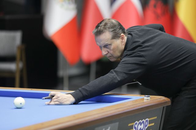 야스퍼스를 꺾고 준결승에 올라간 에디 멕스(벨기에).