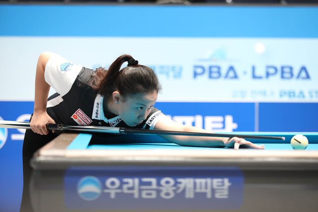 여자 프로당구 투어에 세 번째 출전한 베트남의 응우옌호앙옌니(에스와이)가 64강에서 김민아(NH농협카드)를 꺾는 이변을 연출했다.&nbsp; 사진=고양/이용휘 기자