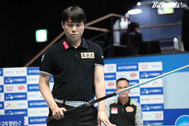 64강에서 최성원은 1세트를 15:4로 승리하며 출발이 좋았다.