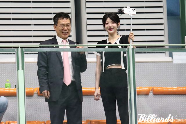 대한당구연맹의 서수길 회장이 SOOP 스트리머 박틸다의 라이브 방송에 깜짝 등장했다. 사진=양구/이용휘 기자