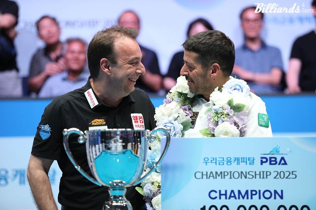 산체스와 초클루는 74년생 동갑내기로 지난 23-24시즌 PBA 투어에 데뷔한 동기이기도 하다.&nbsp;