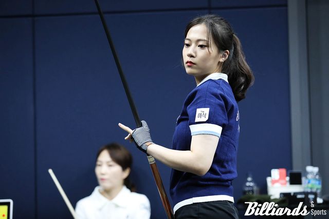 프로당구 2차 투어 '하나카드 챔피언십' PQ에서 경기 중인 정보윤.