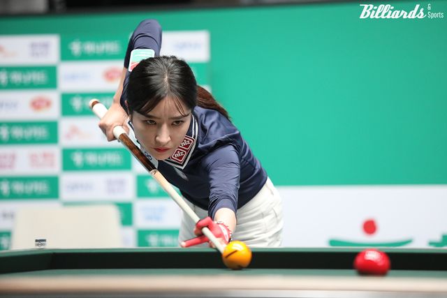 스롱에게 져 아쉽게 32강에서 탈락한 한슬기.