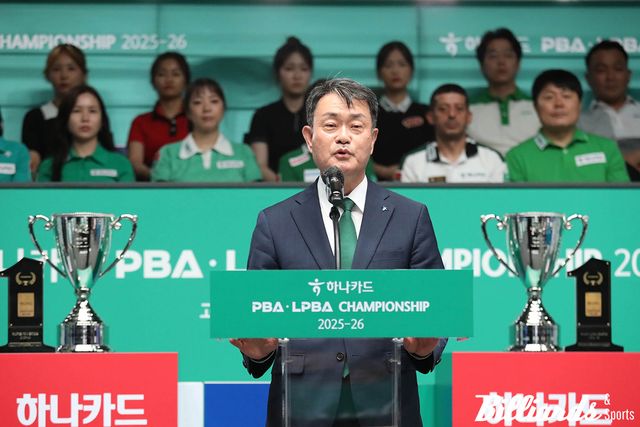 환영사를 전하고 있는 하나카드의 성영수 대표이사.