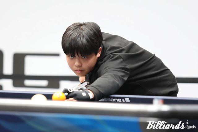 김현우는 이번 대회에서 김진삼, 김민석 등을 물리치고 16강에 올라 김행직과 8강행을 다퉜다.