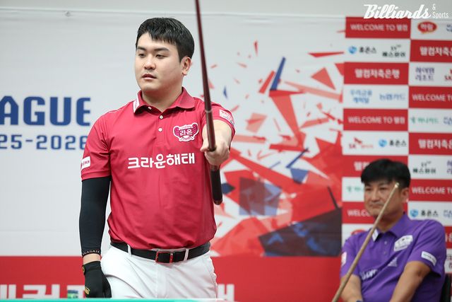 오태준은 4세트 혼합복식에서 백민주와 함께 승리를 거두고 세트스코어 3-1을 만들었다.