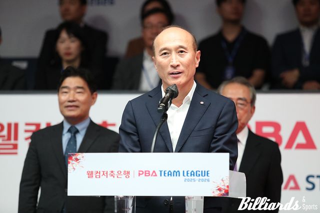 환영사를 전하고 있는 웰컴저축은행 김대웅 대표이사