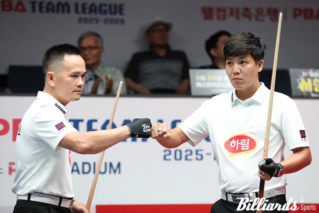 1세트 남자복식에서 환상의 호흡을 보여준 하림의 베트남 듀오, 쩐득민과 응우옌프엉린.