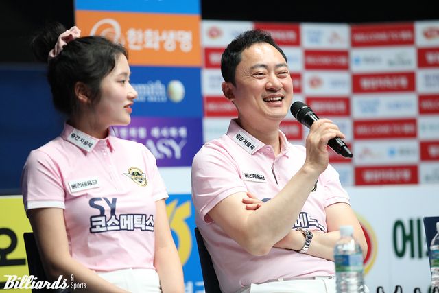 에스와이의 리더 '황태자' 황득희가 이번 시즌 프로당구 PBA 팀리그 파이널 진출 팀을 신생팀 하림으로 예상해 눈길을 끌었다.&nbsp; 사진=고양/이용휘 기자