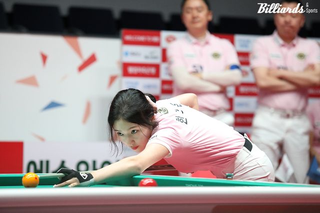 김가영과 이번 경기 6세트에서 대결이 예고된 한지은(에스와이).