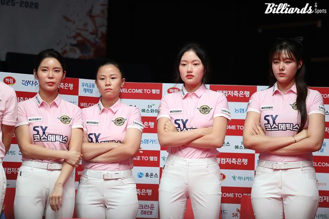 에스와이 여자 선수들. 왼쪽부터 이우경, 응우옌호앙옌니(베트남), 한지은, 권발해.