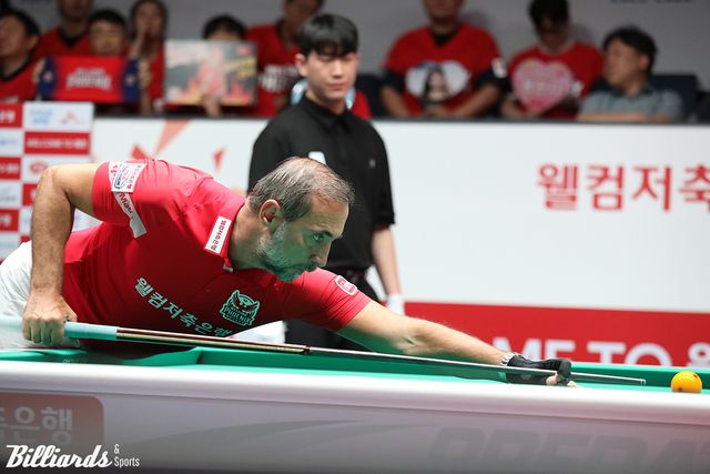 3세트 남자단식에서 세 경기 연속 승리를 이어간 웰컴저축은행 세미 사이그너(튀르키예).