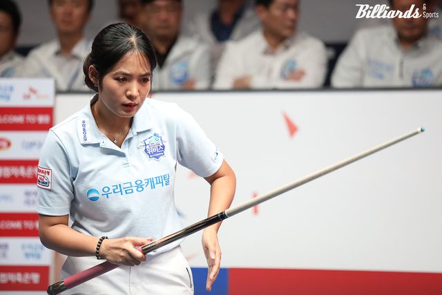 2세트 여자복식에서 5점을 치며 활약한 스롱 피아비(우리금융캐피탈).