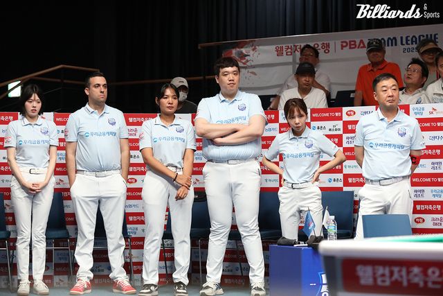 우리금융캐피탈 선수들. 왼쪽부터 서한솔, 다비드 사파타(스페인), 스롱, 선지훈, 김민영, 엄상필.